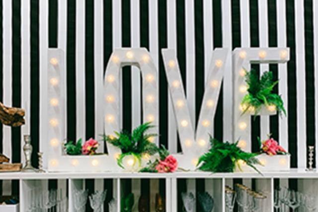 Where to find Sign, Love in Fresno